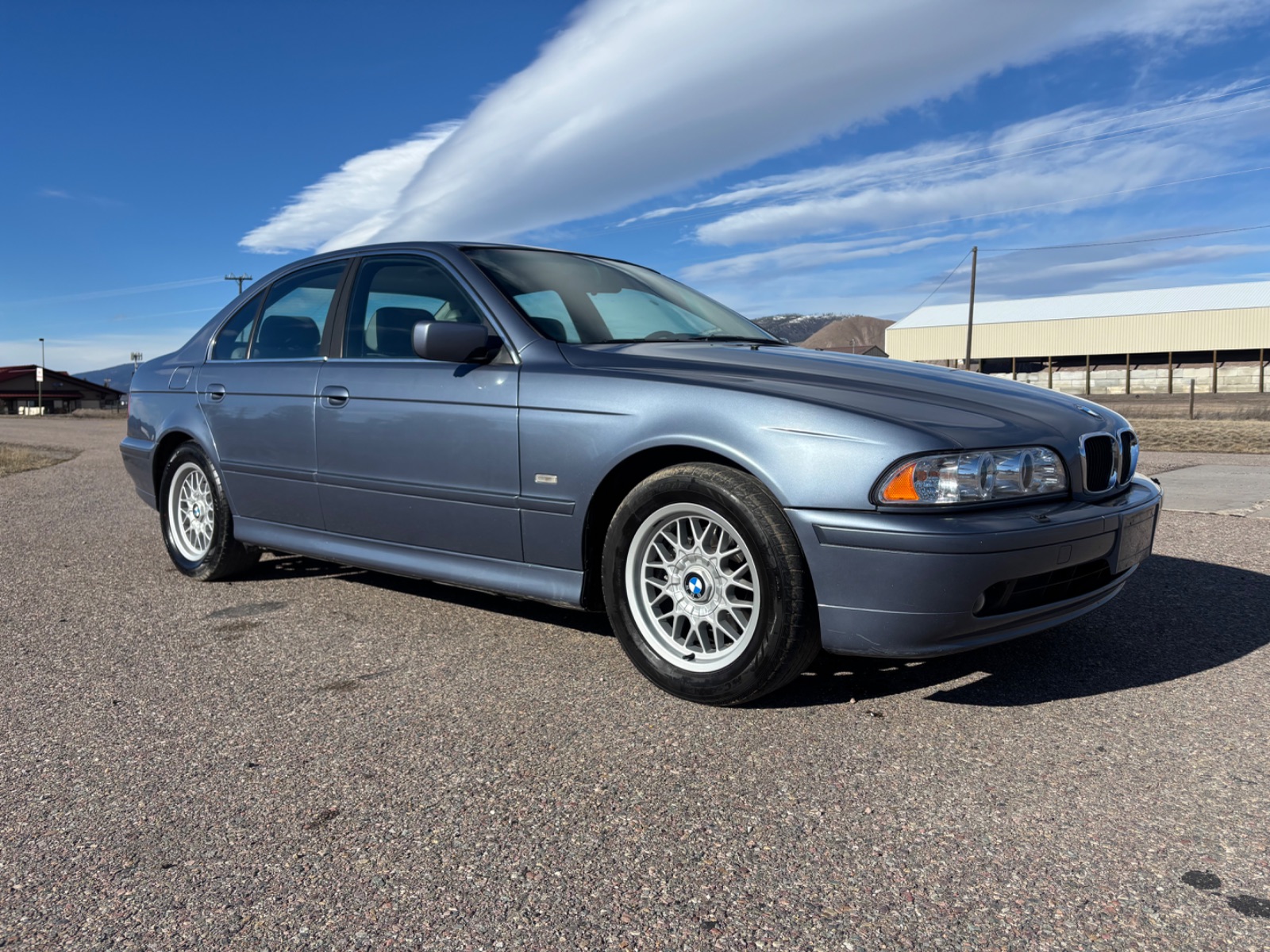 2001 BMW 5 Series 525i