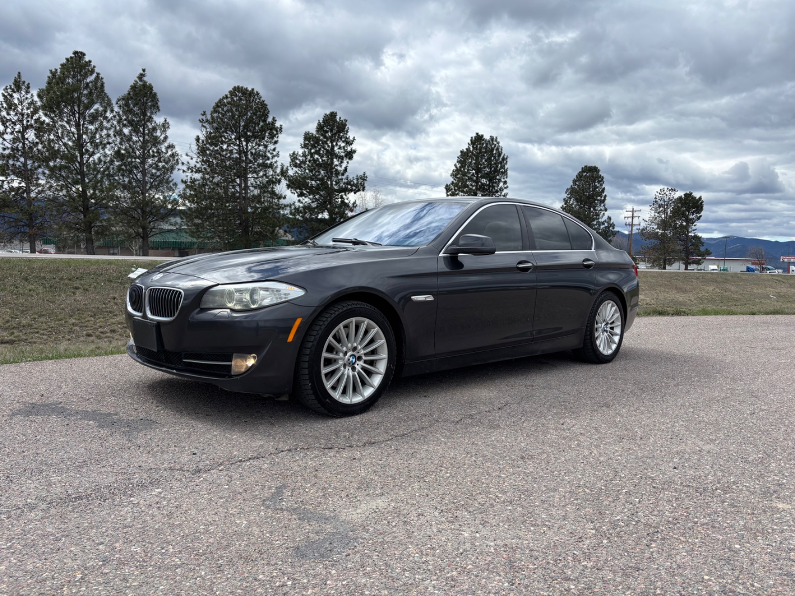 2013 BMW 5 Series 535i xDrive Sedan's photo